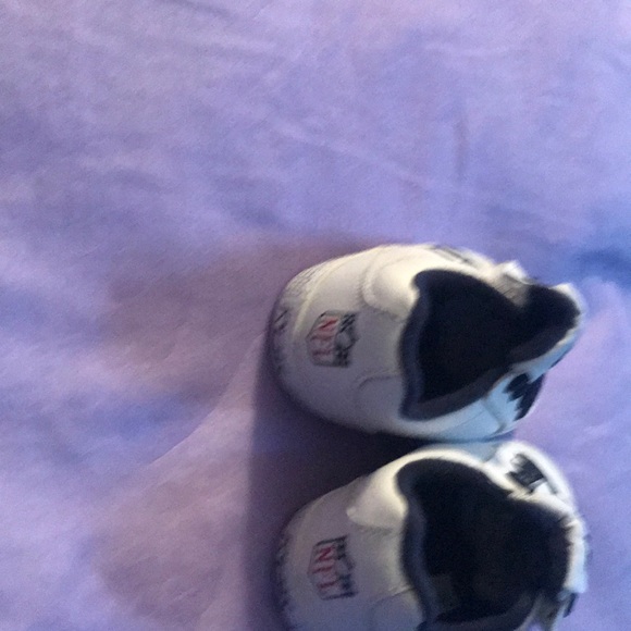 Shoes - Picture 3 of 4